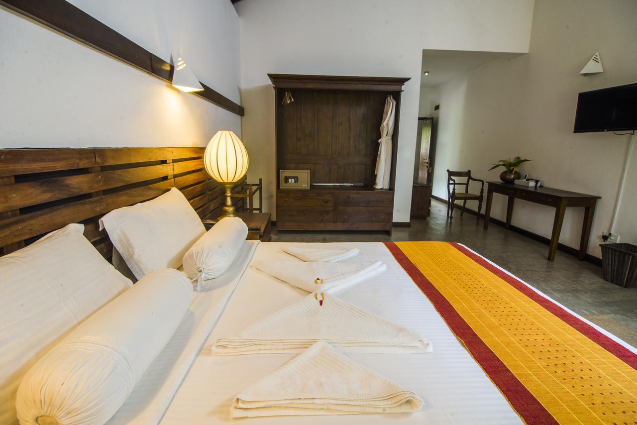 Roman Lake Ayurveda Boutique Resort - Level 1 Certified أهونغالا المظهر الخارجي الصورة